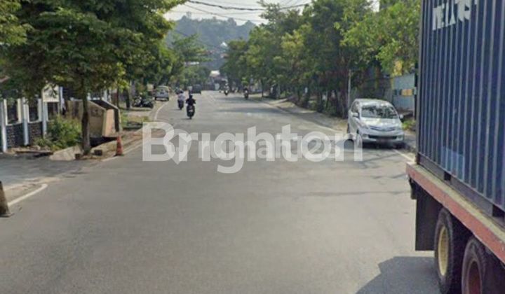 Land Along with Strategic Buildings on Mayjend Sutoyo Road Axis, Balikpapan