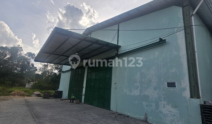 Large Strategic Kariangau Warehouse Near City and Port Access Large Strategic Kariangau Warehouse Near City and Port Access