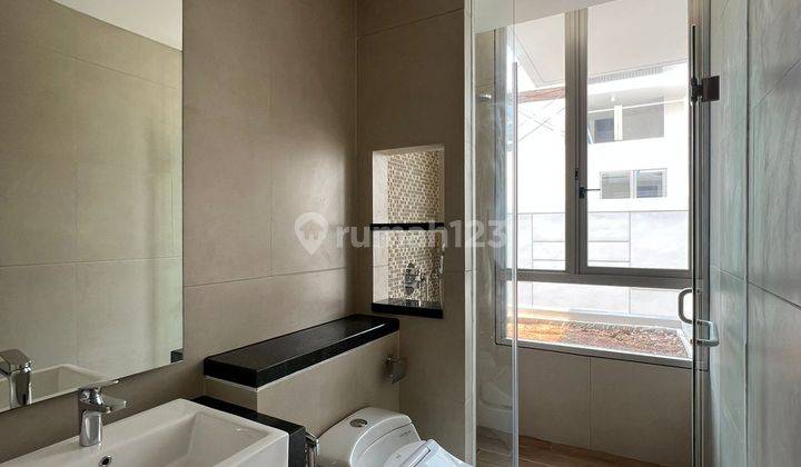 Furnish Brand New ,  Rumah Golf Island Pik Uk 8x25 Cluster Mozart Signature 12