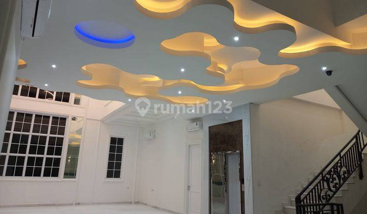 Rumah mewah Venice
Lt 332
Lb 1200
SHM pool lift 2