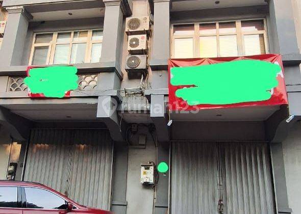 RUKO gandeng PATAL SENAYAN C hadap jalan  1