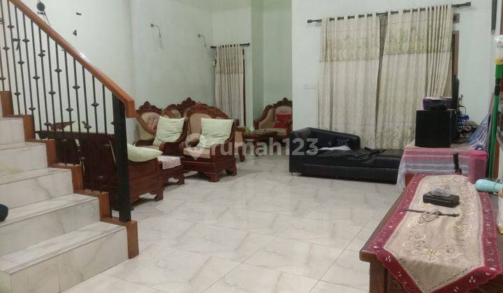 Rumah 2 Lantai Bagus Semi Furnished SHM di Cikutra, Bandung 1