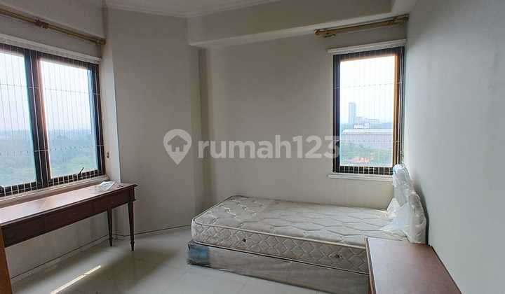 Apartemen Fairway 3 Kamar Tidur Semi Furnished Terenovasi 2