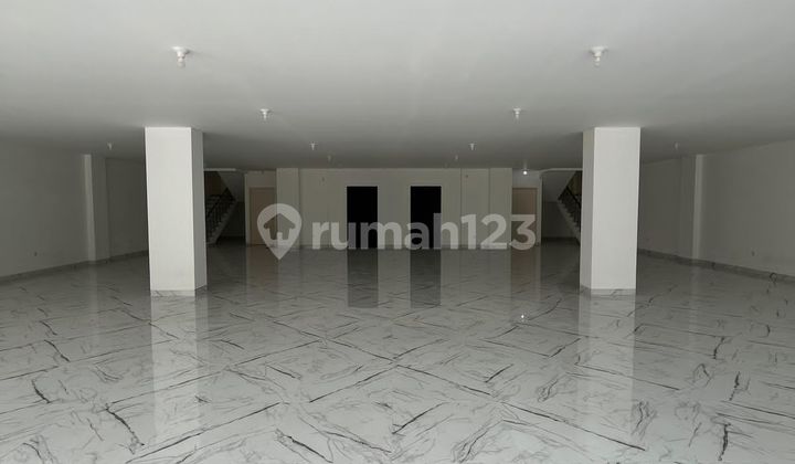 New Building in Duren Sawit Suitable for Offices, Clinics, and Business Premises New Building in Duren Sawit Suitable for Offices, Clinics, and Business Premises