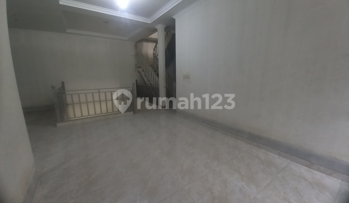 Rumah Cantik 80% finishing di jual harga bawah pasar Duren Sawit 2
