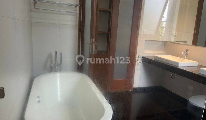 Modern And Comfy House In Kemang Close To School 2