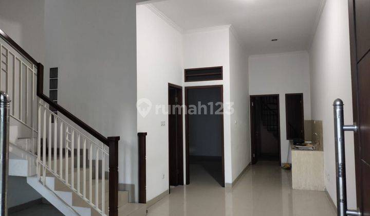 Sewa - Rumah Strategis 3 Lantai Di Tebet Jaksel Cocok Buat Kantor 1