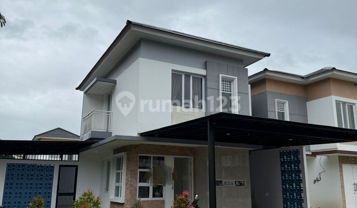 Strategic House Near Limo Krukut Toll Road in Cinere Park View Depok