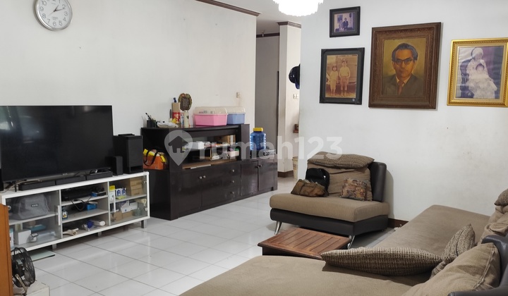 Rumah Hook Strategis Dekat Southhcity di Griya Cinere Depok