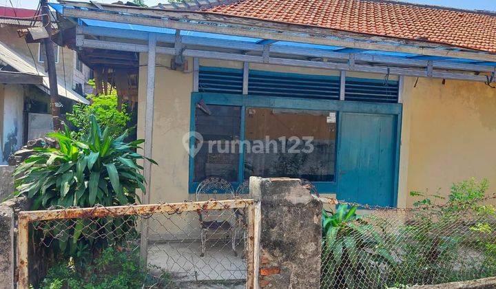 Dijual rumah hitung tanah cocok buat kost kost an atau kontrakan lokasi sebrang kantor bea cukai rawamangun murah sekali 2