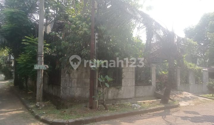 For sale, corner house in Graha Cinere housing complex, very large land area of 226 meters, very cheap price. 2
