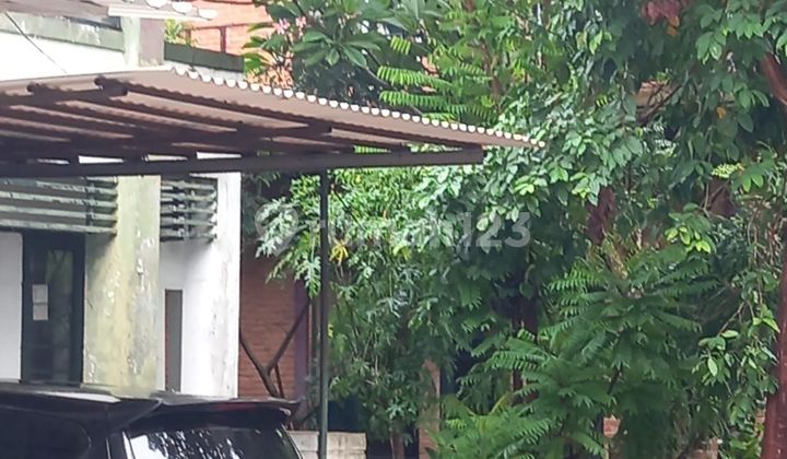 House in a luxury complex in Graha Raya Bintaro Serpong, cheap, slightly negotiable.