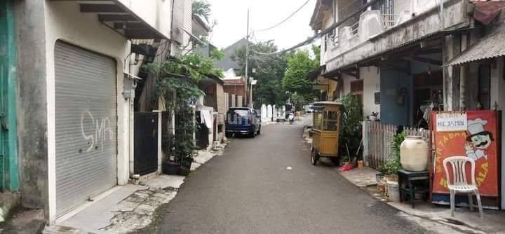 Dijual rumah hitung tanah di menteng dalam jalan rasamala dekat tebet akses 2 mobil murah sekali harga super murah ya nego keras jual cepat rumah kondisi perlu renov total 2