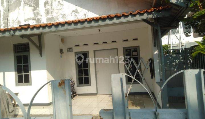 Dijual rumah sekarang jadi kost rame banget banyak yang kost jual cepat ya murah bisa nego 2