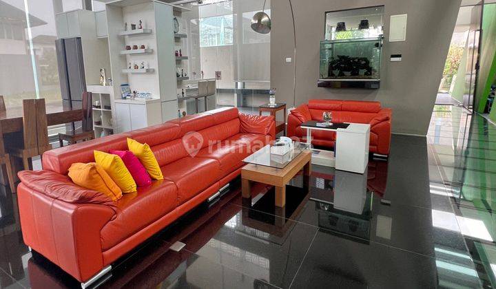 Rumah Cantik Banget, Modern Minimalis, Di Kota Baru Parahyangan 1