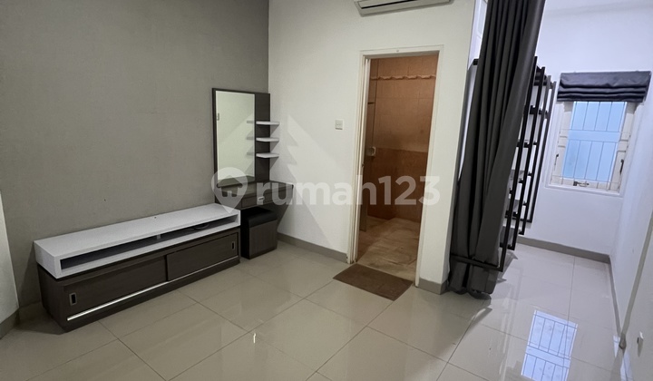 Rumah Bagus Siap Huni Di Cluster Perumahan Singgasana Pradana