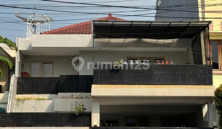 Disewakan Rumah Cocok untuk Rumah dan Kantor Rumahan di Area Taman Ratu , Jakarta Barat 1