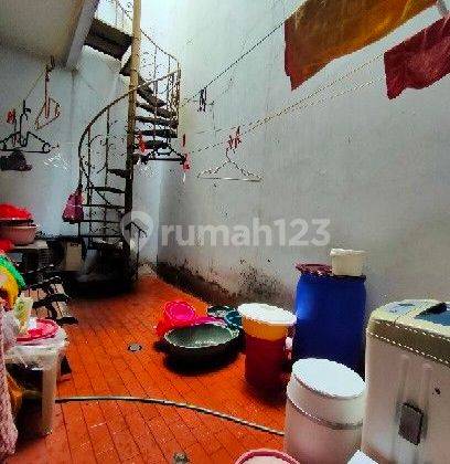 Rumah Tua hitung tanah di Tomang jakarta barat 2