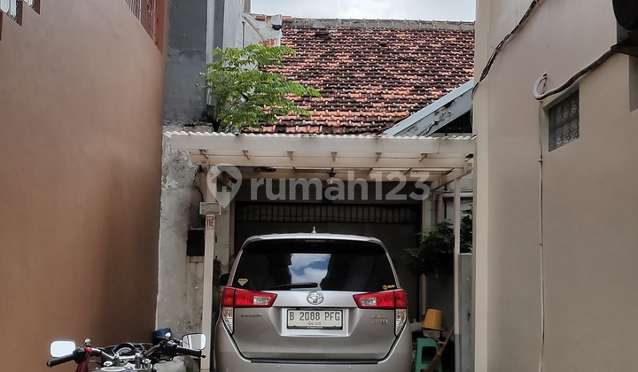 Rumah Tua Dalam Cluster Dekat Area Petamburan , Tanah Abang Rumah Tua Dalam Cluster Dekat Area Petamburan , Tanah Abang