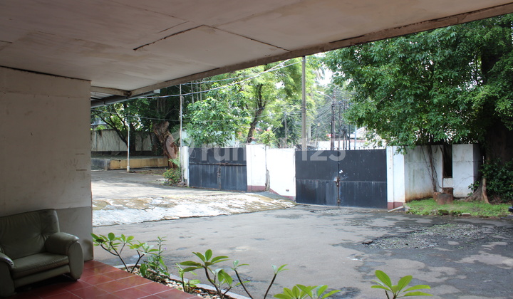 Jakarta Selatan - Kemang Timur - Lahan 3,600 sqmtr - Sangat leluasa untuk di Design Tempat Tinggal - Dengan Lay out Landscape Korean Style - Utk Keluarga yg Established. Jakarta Selatan - Kemang Timur - Lahan 3,600 sqmtr - Sangat leluasa untuk di Design Tempat Tinggal - Dengan Lay out Landscape Korean Style - Utk Keluarga yg Established.