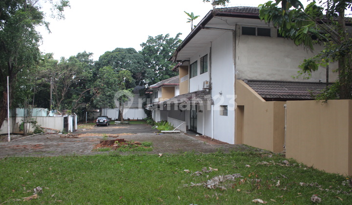 Rumah Terawat Siap Huni ( Ex Consular Asing) Tanah Luas 6,4 Ribu Sqmtr - Kemang Timur & Luas 2 Bangunan 2,380 Sqmtr - Signature Professional & Pengusaha Sukses - Jakarta Selatan
