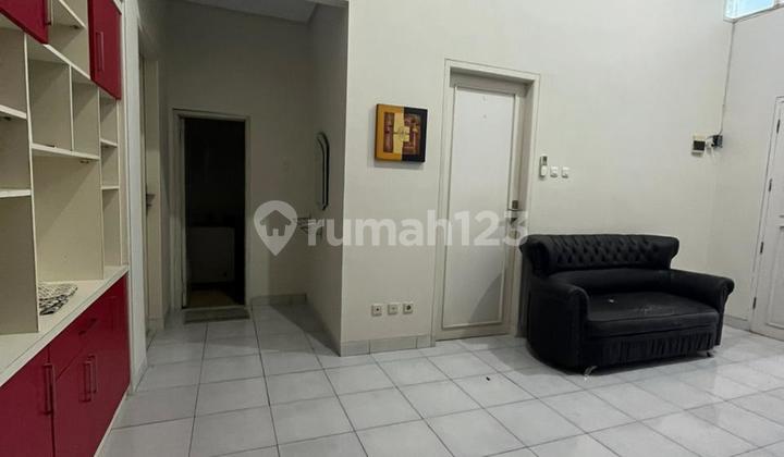 Rumah di Makassar Sekitar Jalan Aroeppala, Hertasning
, Makassar 3