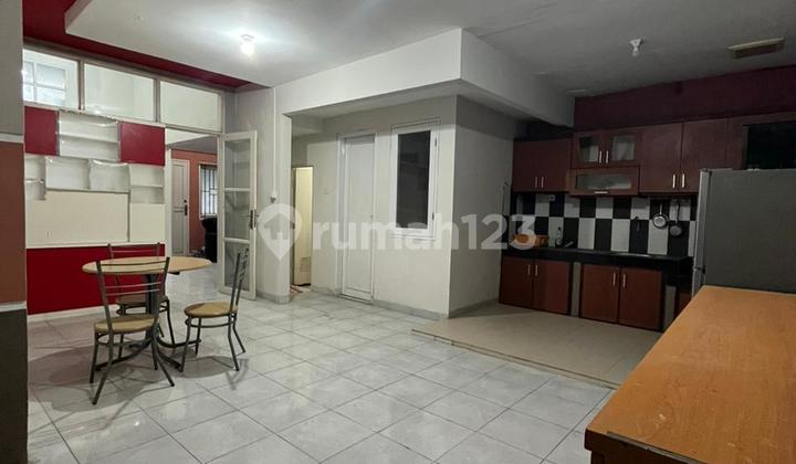 Rumah di Makassar Sekitar Jalan Aroeppala, Hertasning
, Makassar 7