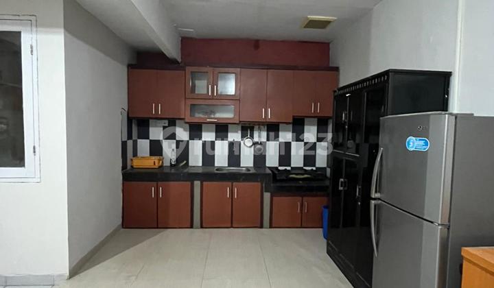 Rumah di Makassar Sekitar Jalan Aroeppala, Hertasning
, Makassar 12
