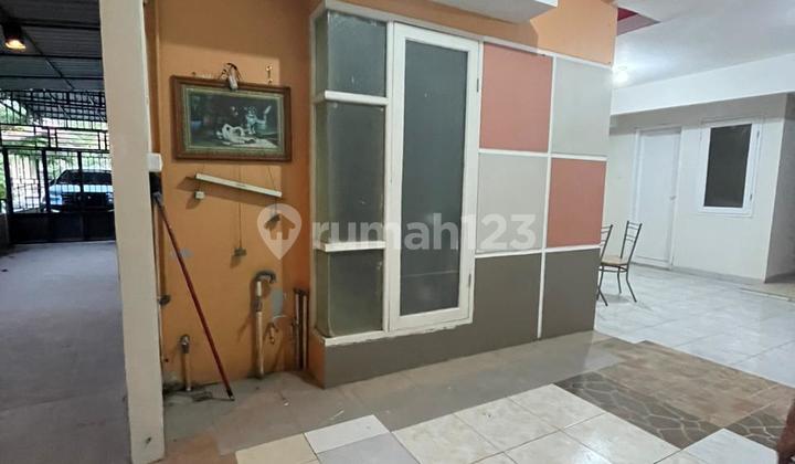 Rumah di Makassar Sekitar Jalan Aroeppala, Hertasning
, Makassar 13