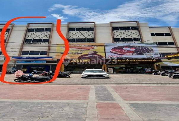 Ruko di Makassar Kota Sekitar Jalan Andi Pangeran Pettarani, Makassar 1