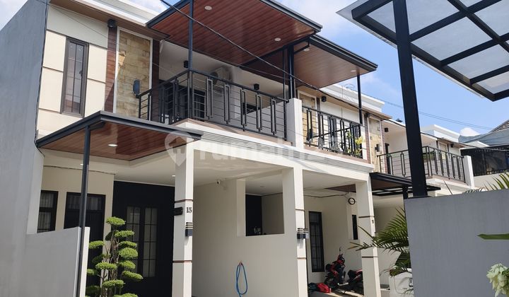 Rumah Cakep Siap Huni 2 Lantai Pinggir Jl Besar