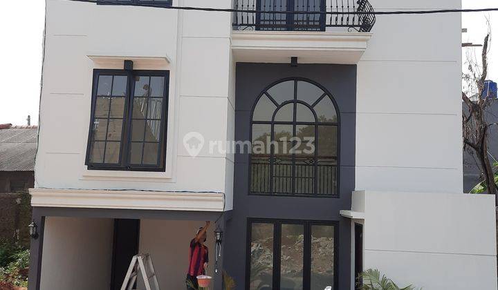 Cluster rumah 2 lantai pondok cibubur di Jl radar auri 10