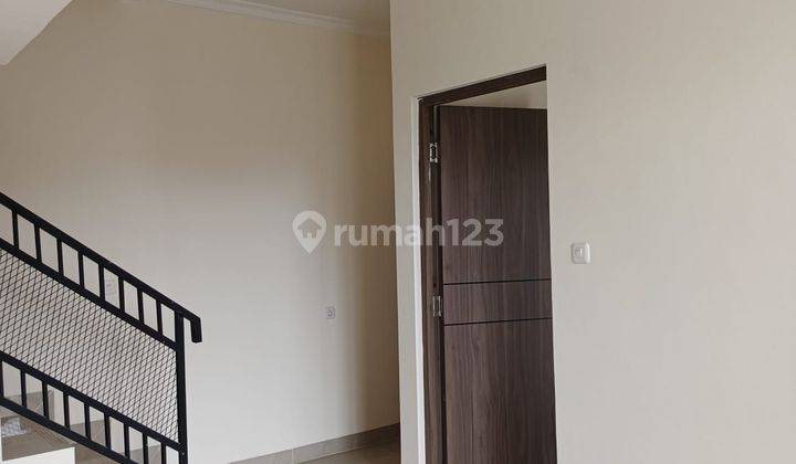 Rumah SHM 2 Lantai di Jl radar auri cimanggis 2