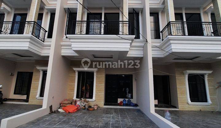 Rumah 2 Lantai di Jl. RTM kelapa dua SHM 1