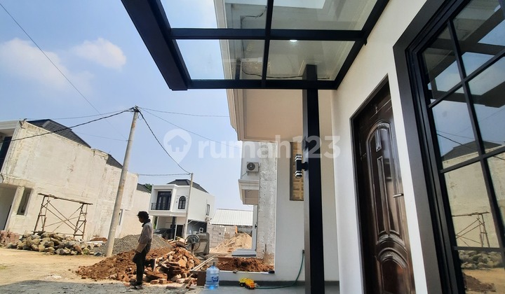 Siap Huni Rumah Baru 2 Lantai Eropa Modern  2