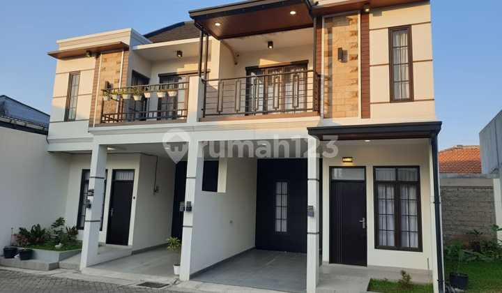 Rumah Impian 2 Lantai Siap Huni Bebas Banjir