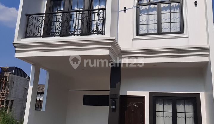 Rumah Eropa Classik 2 Lantai Siap Huni Bebas Banjir 2