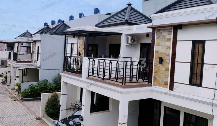 Rumah Bagus 2 Lantai Siap Huni Pinggir Jalan Raya