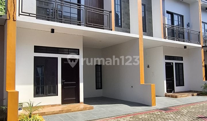 Rumah 2 Lantai Siap Huni Nempel Tol Cisalak