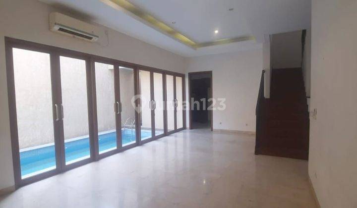 Dijual Rumah 2.5 Lantai di Kemang Semi Furnished + Swimming pool 2