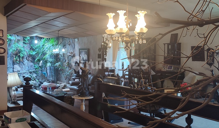 RUMAH RASA VILLA DI KAWI RAYA 1