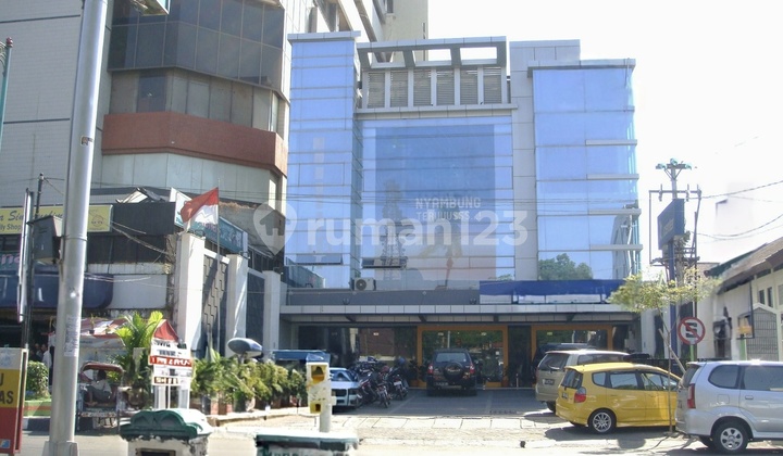 Gedung Strategis Persis di Cbd Tengah Kota Semarang (Simpang Lima) Gedung Strategis Persis di Cbd Tengah Kota Semarang (Simpang Lima)