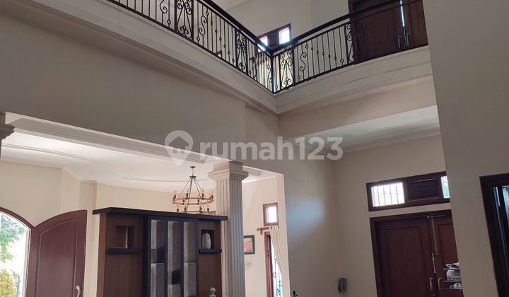 RUMAH MEWAH 2 LANTAI DI TEMBALANG 1