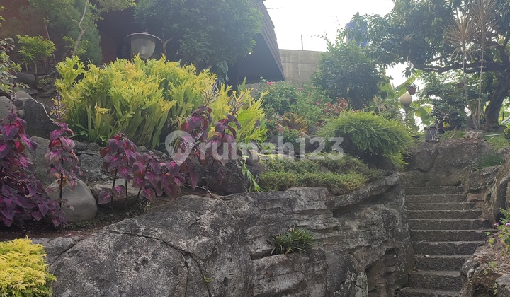 RUMAH RASA VILLA DI KAWI RAYA 2