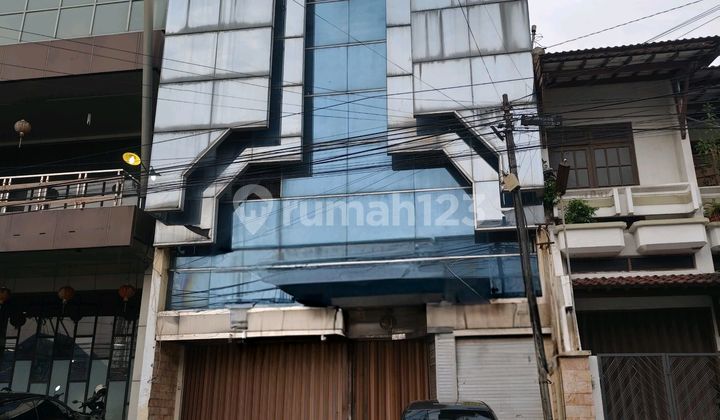 For Rent Ex Restaurant in the City Center 1