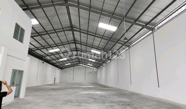 New Warehouse with Loading Dock in Candi Gatot Subroto Industrial Area 1