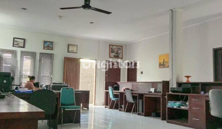 STRATEGIC 2-STOREY OFFICE SHOPHOUSE IN MENGWI BADUNG BALI