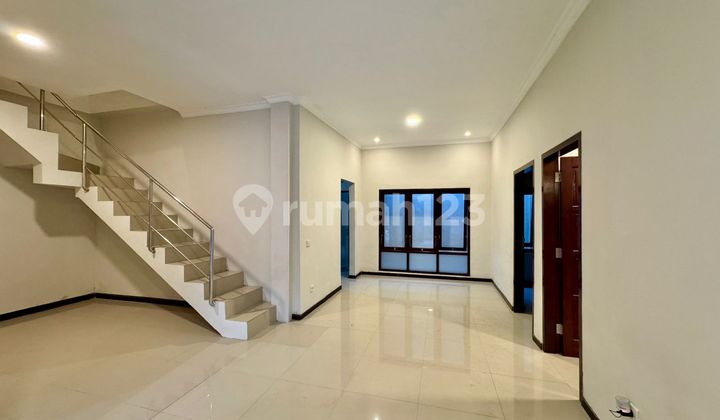 Nice Modern Balinese 2-Story House in Padangsambian Housing, Denpasar 2