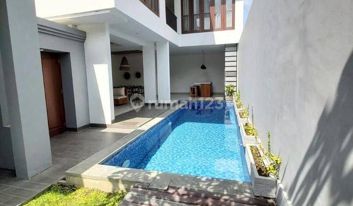 3 Bedrooms Villa Modern One Gate System Furnished In Kerobokan Bali 2