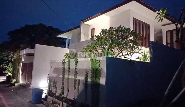 3 Bedrooms Villa Modern One Gate System Furnished In Kerobokan Bali 1